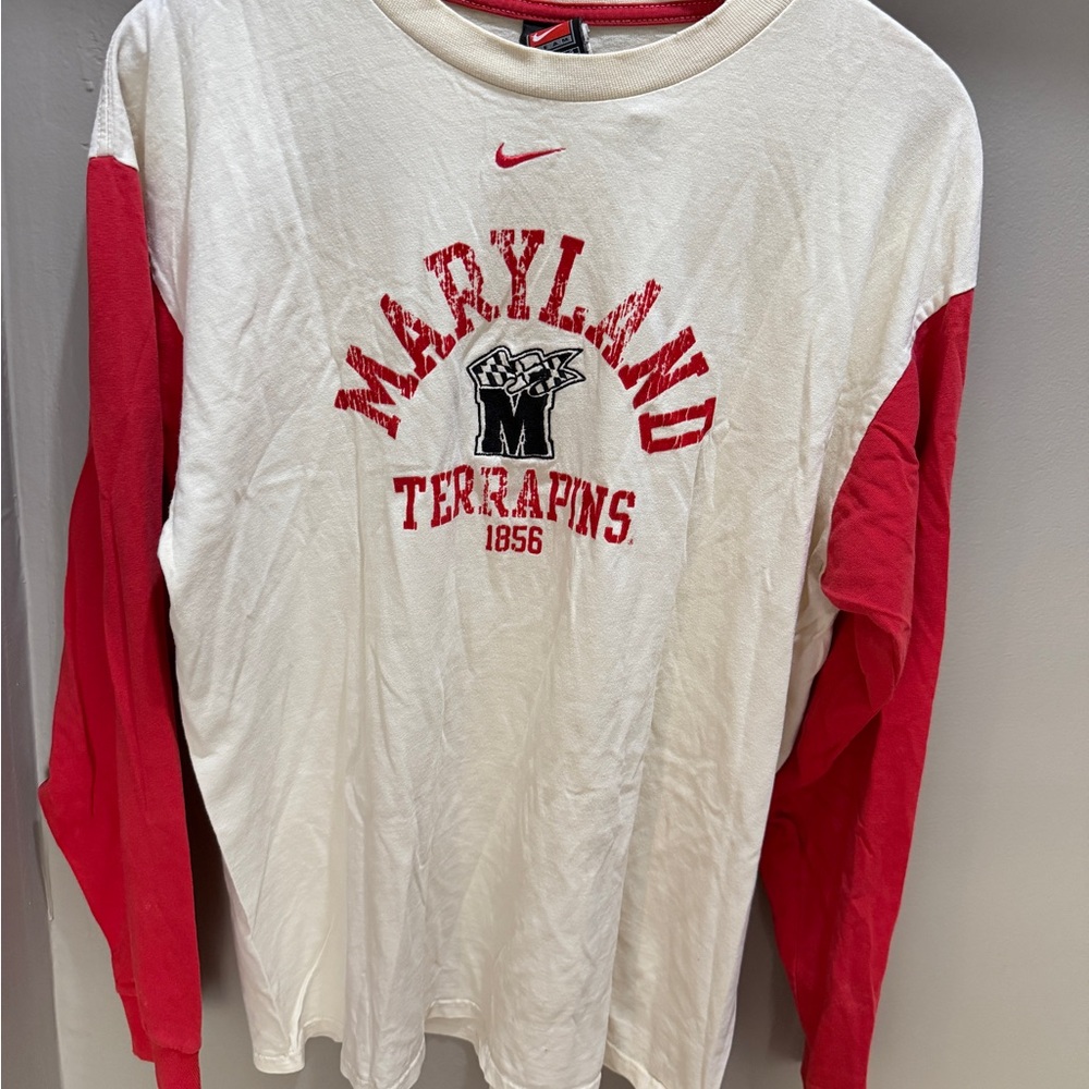 Vintage Nike Men's White and Red Maryland Terrapins Long Sleeve Shirt